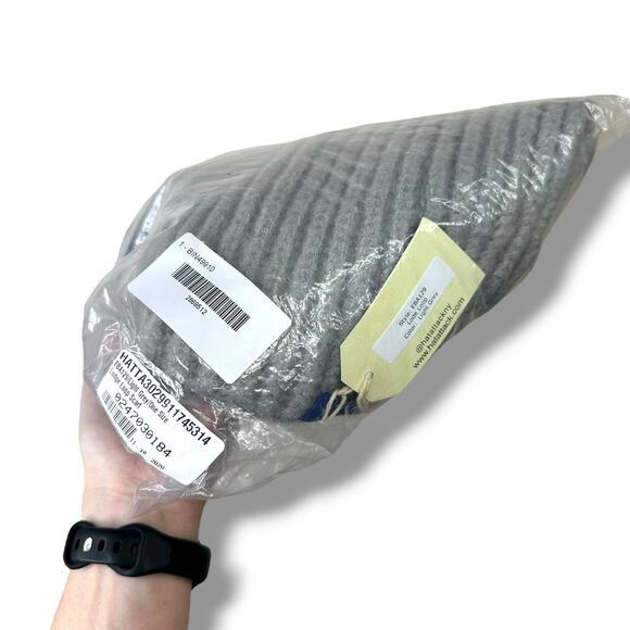 Hat Attack NWT Lodge Loop Light Grey Soft Ribbed Thick Knit Scarf One Size - Picture 7 of 7